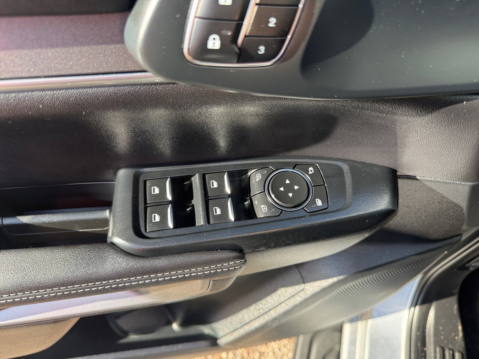 Used 2024 Ford Ranger Lariat w/ FX4 Off-Road Package image 13