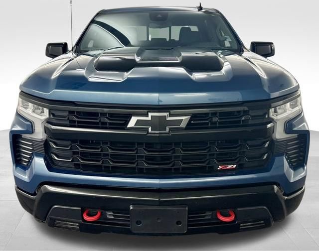 Used 2024 Chevrolet Silverado 1500 LT Trail Boss w/ Convenience Package II AWD/4WD image 3