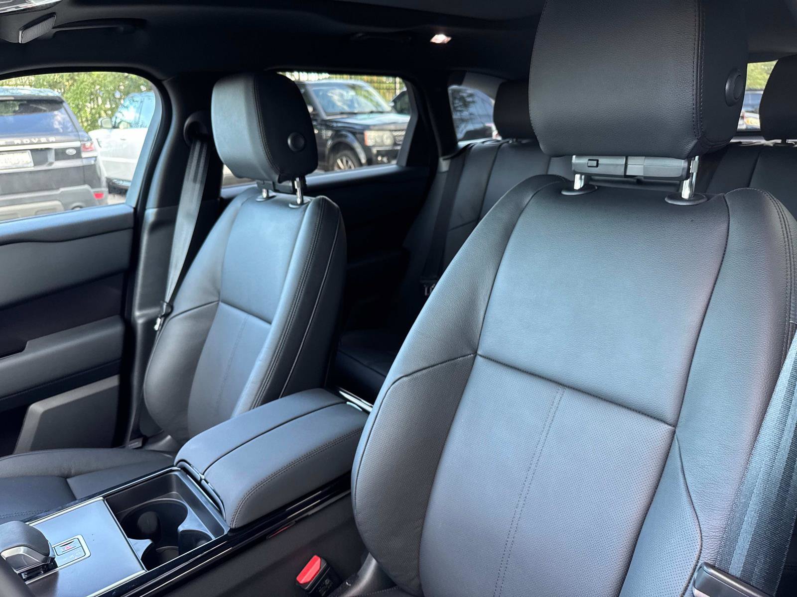 New 2026 Land Rover Range Rover Velar Dynamic SE image 22