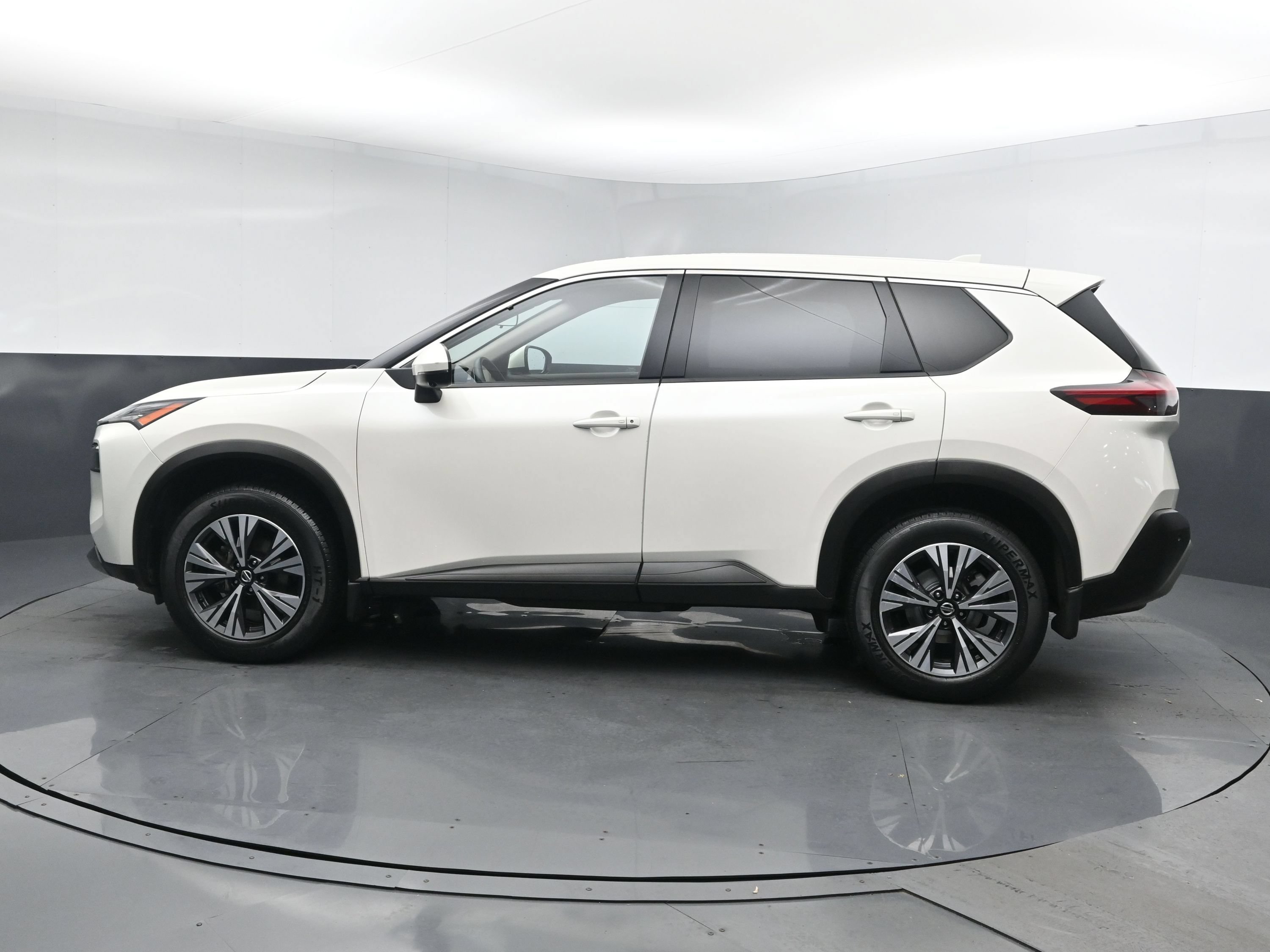 Used 2021 Nissan Rogue SV AWD/4WD image 4