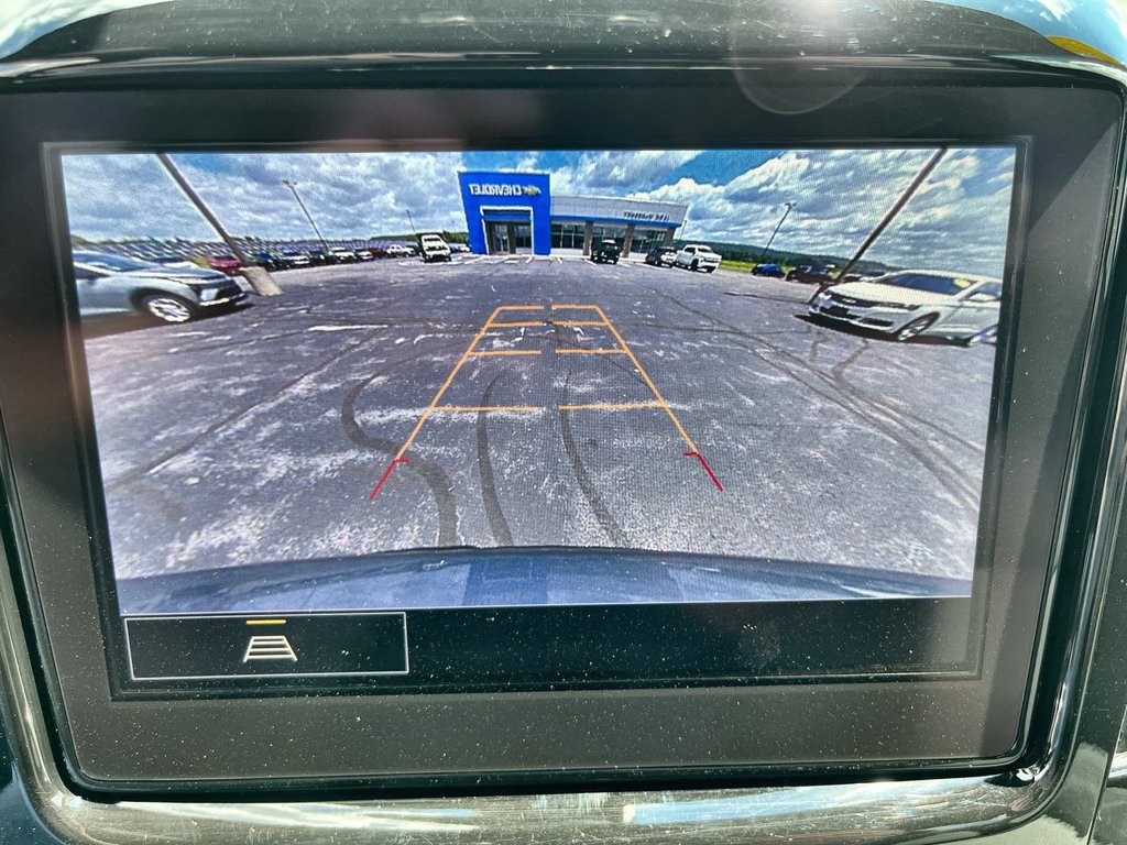 Used 2023 Chevrolet Traverse LT AWD/4WD image 14