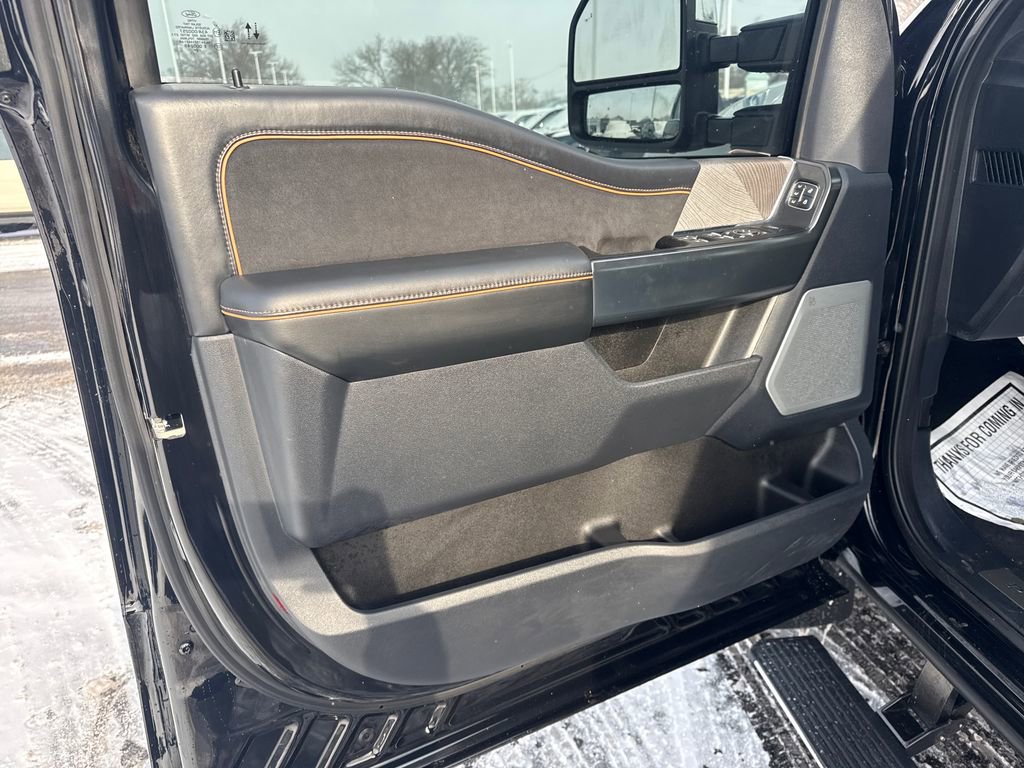 Used 2024 Ford F350 Platinum image 29