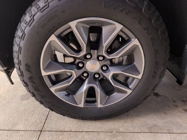 Used 2025 Chevrolet Silverado 1500 LT AWD/4WD image 26