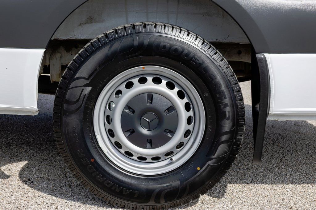 Used 2024 Mercedes-Benz Sprinter 2500 w/ Acoustic Package image 22