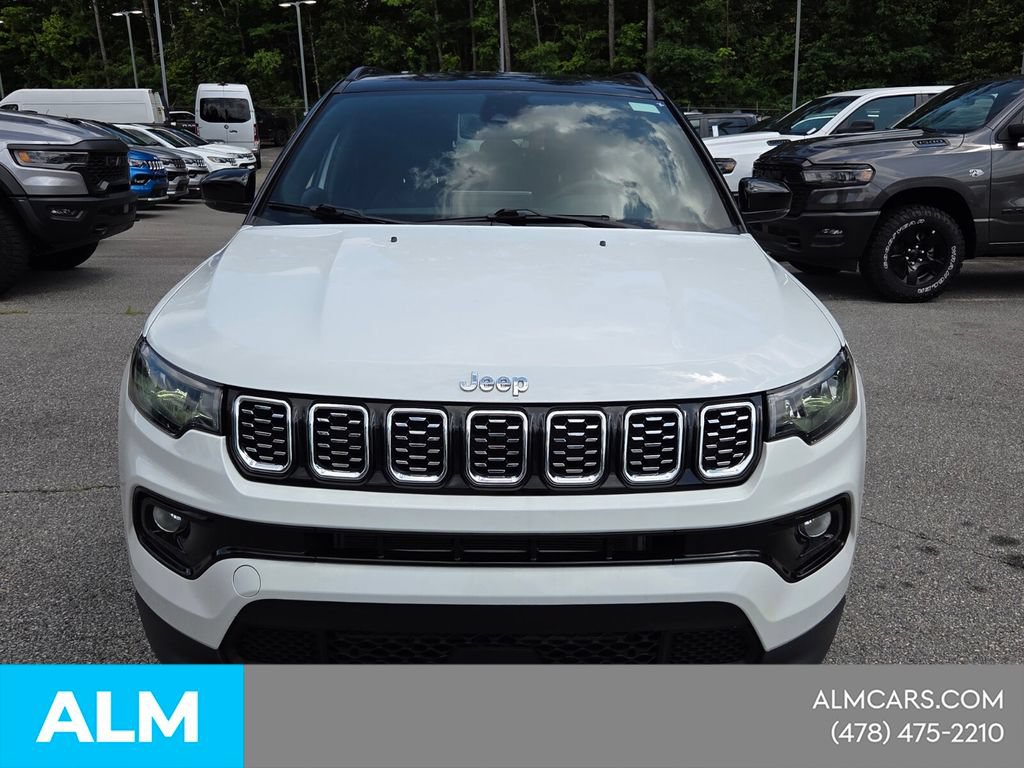 Used 2025 Jeep Compass Limited AWD/4WD image 3