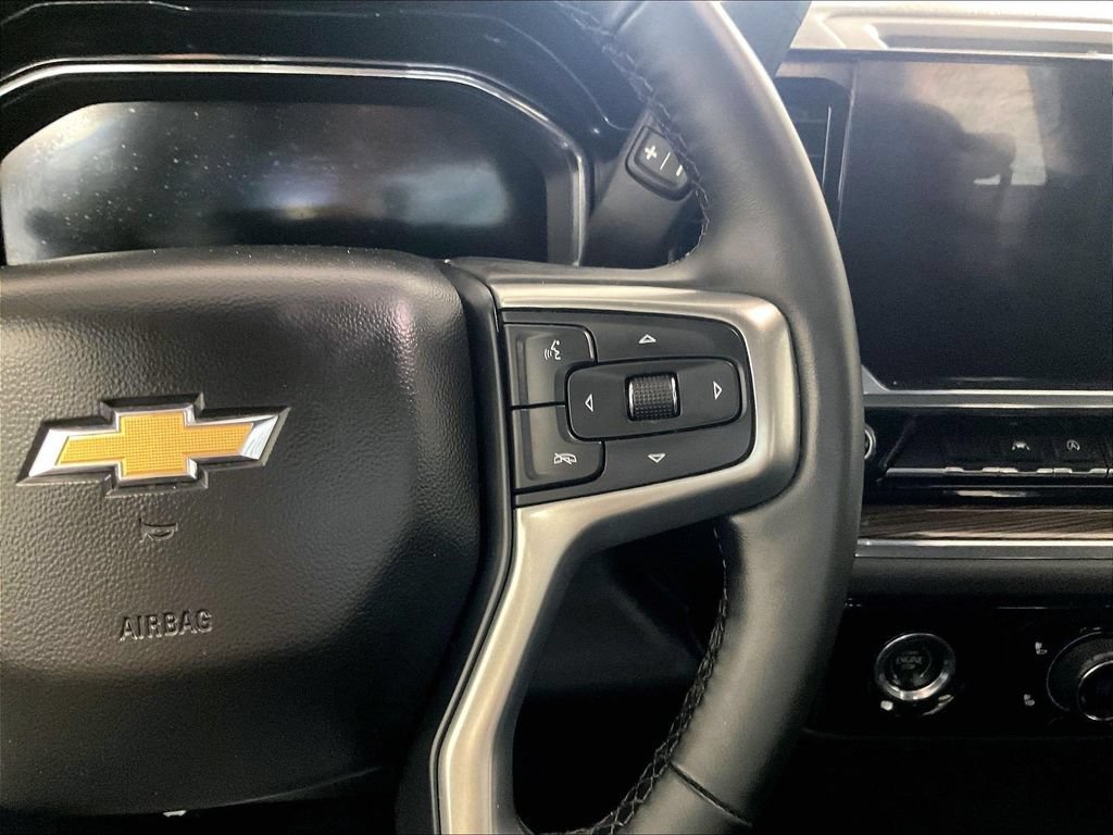 Used 2023 Chevrolet Silverado 1500 LT AWD/4WD image 23