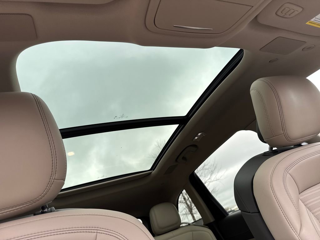 Used 2025 Lincoln Nautilus Reserve image 23