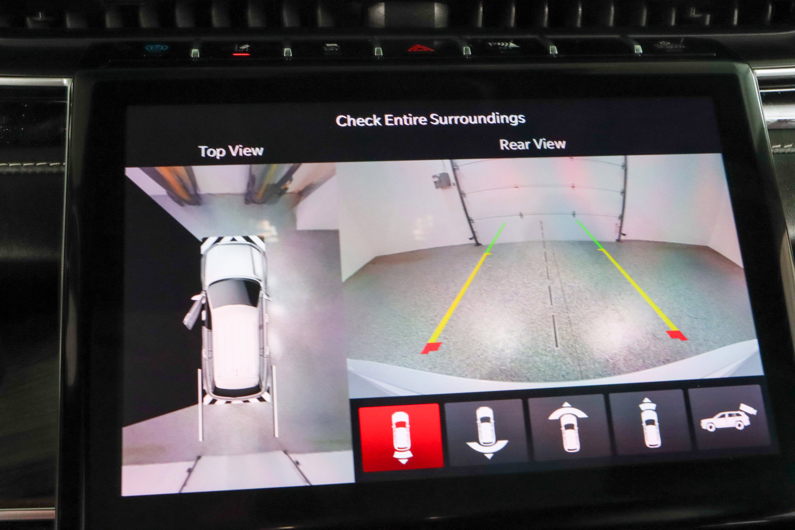 Used 2022 Jeep Grand Cherokee Overland w/ Advanced Protech Group III image 19