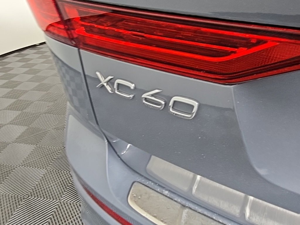 Used 2024 Volvo XC60 B5 Core w/ Protection Package Premier image 12