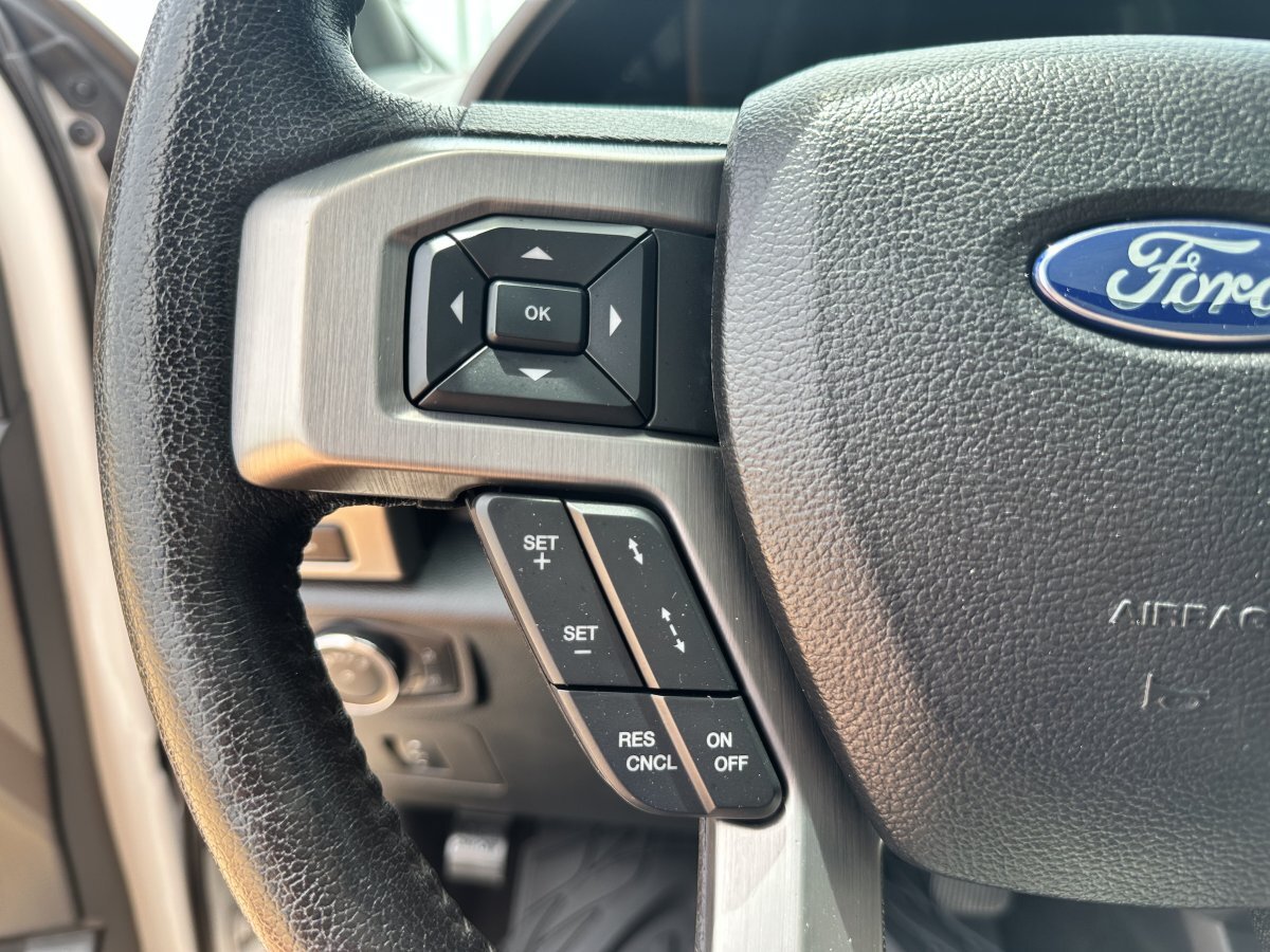 Used 2016 Ford F150 Platinum w/ Equipment Group 701A Luxury AWD/4WD image 37