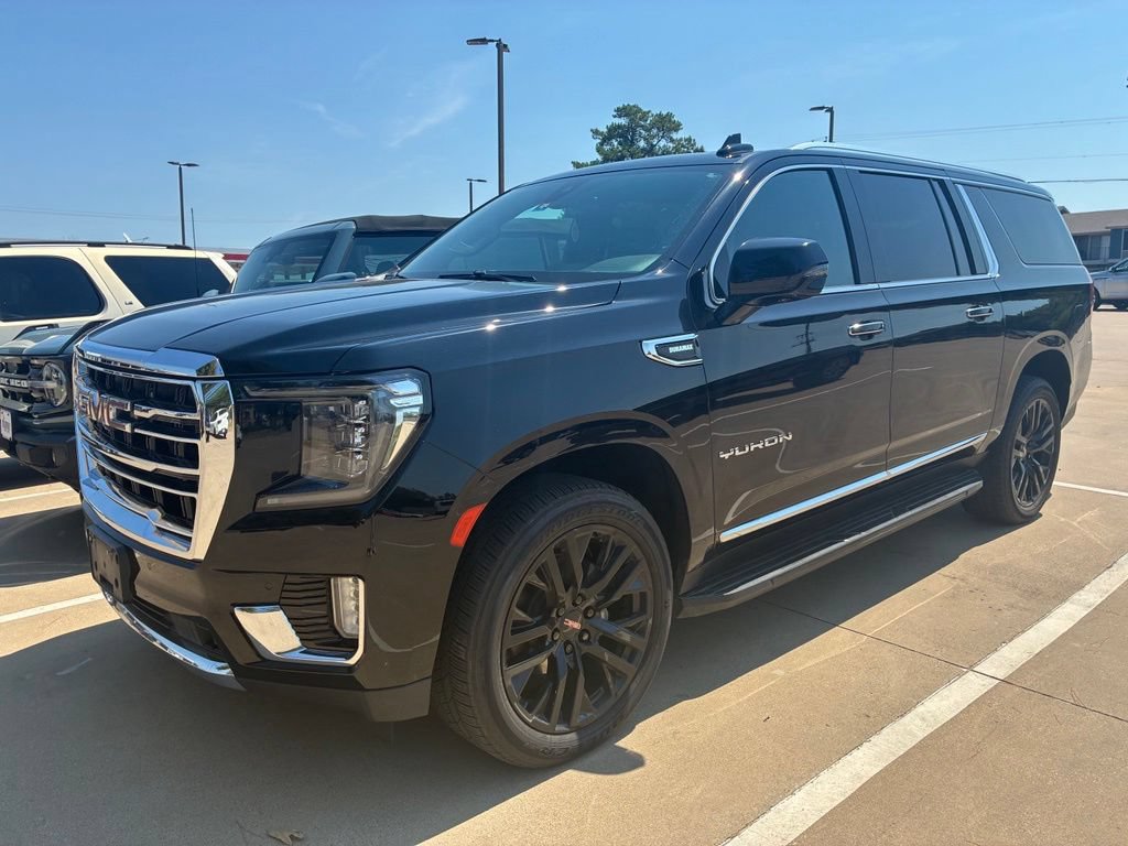 Used 2021 GMC Yukon XL SLT w/ SLT Premium Package RWD image 1