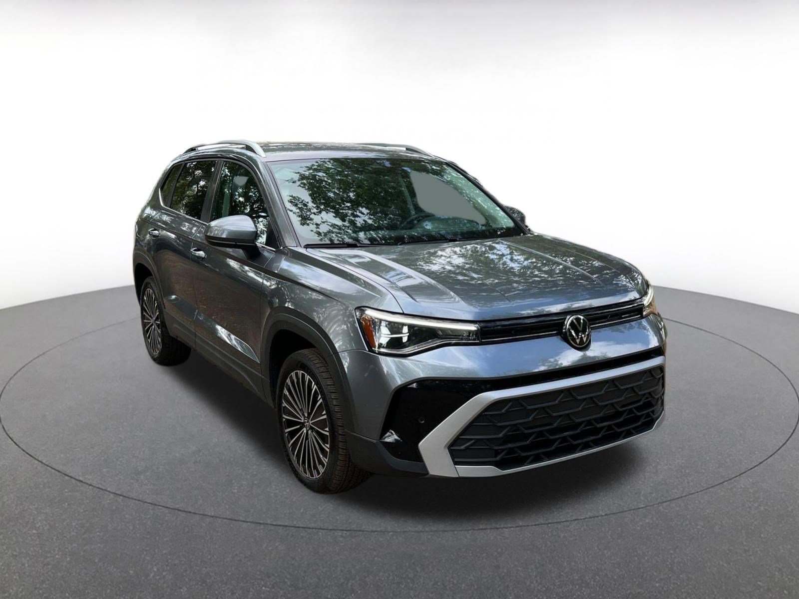 Used 2025 Volkswagen Taos SE