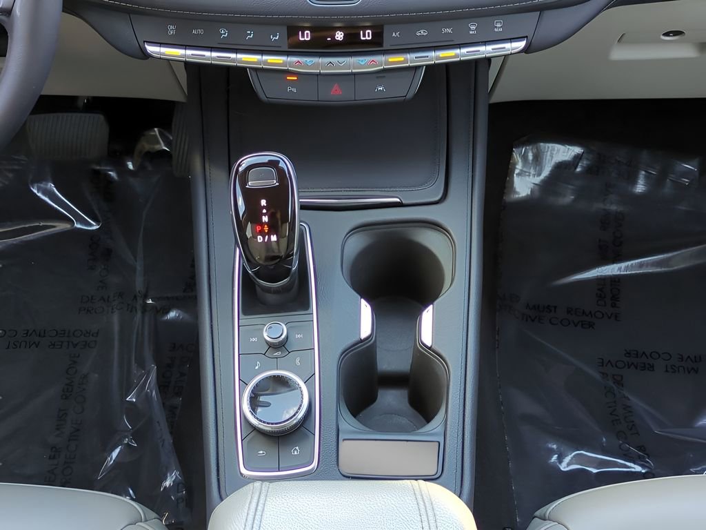 Used 2022 Cadillac XT4 Luxury w/ Driver Awareness Package image 24