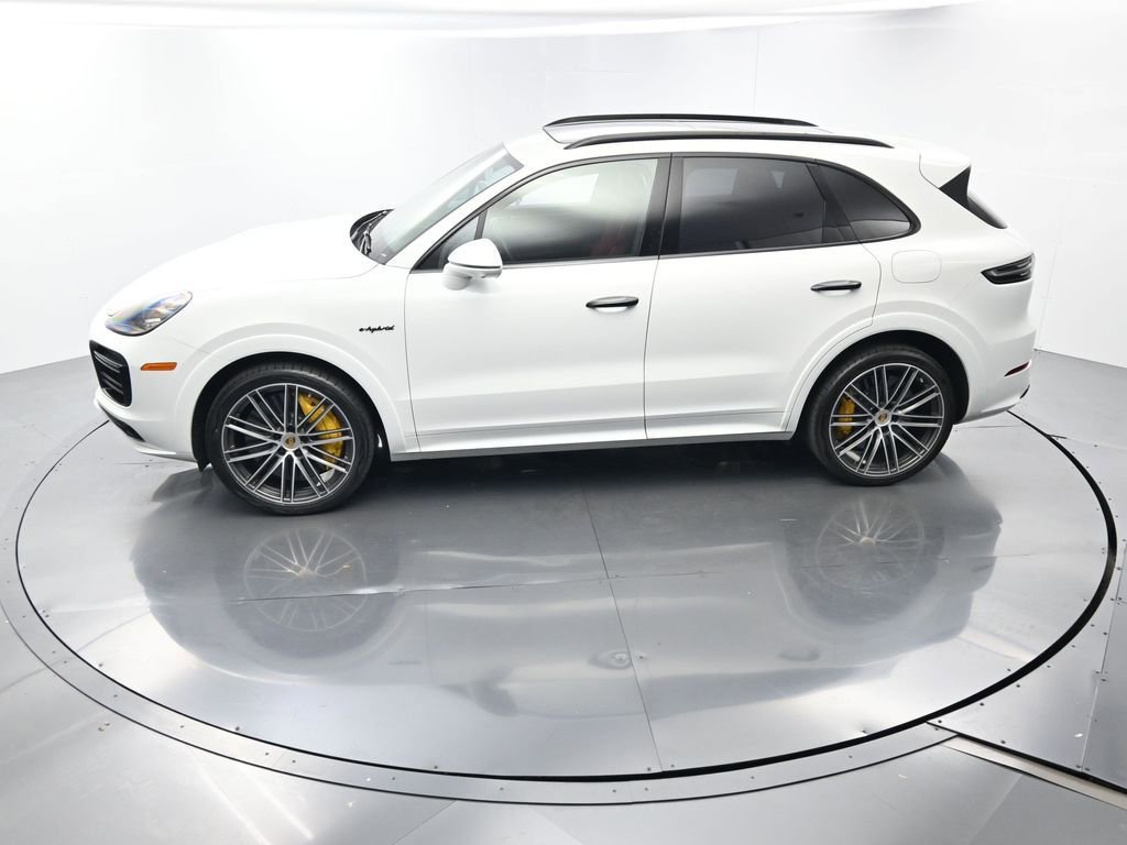 Certified 2022 Porsche Cayenne Turbo S image 39