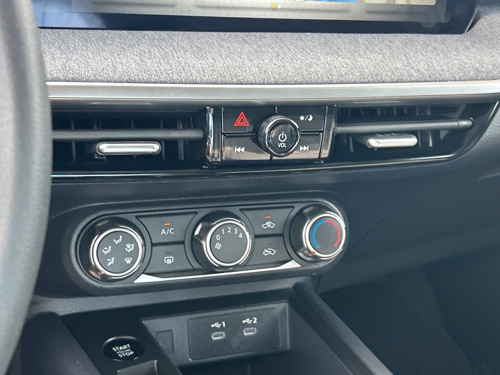 Certified 2025 Nissan Kicks SV FWD image 34