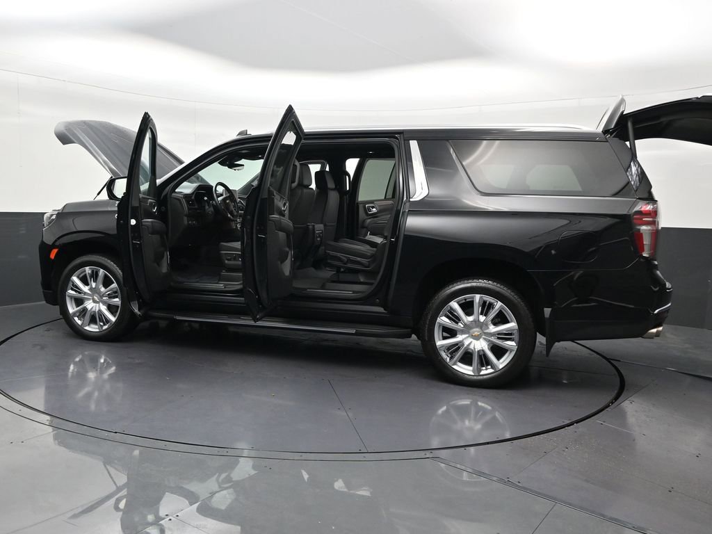 Used 2024 Chevrolet Suburban High Country AWD/4WD image 34