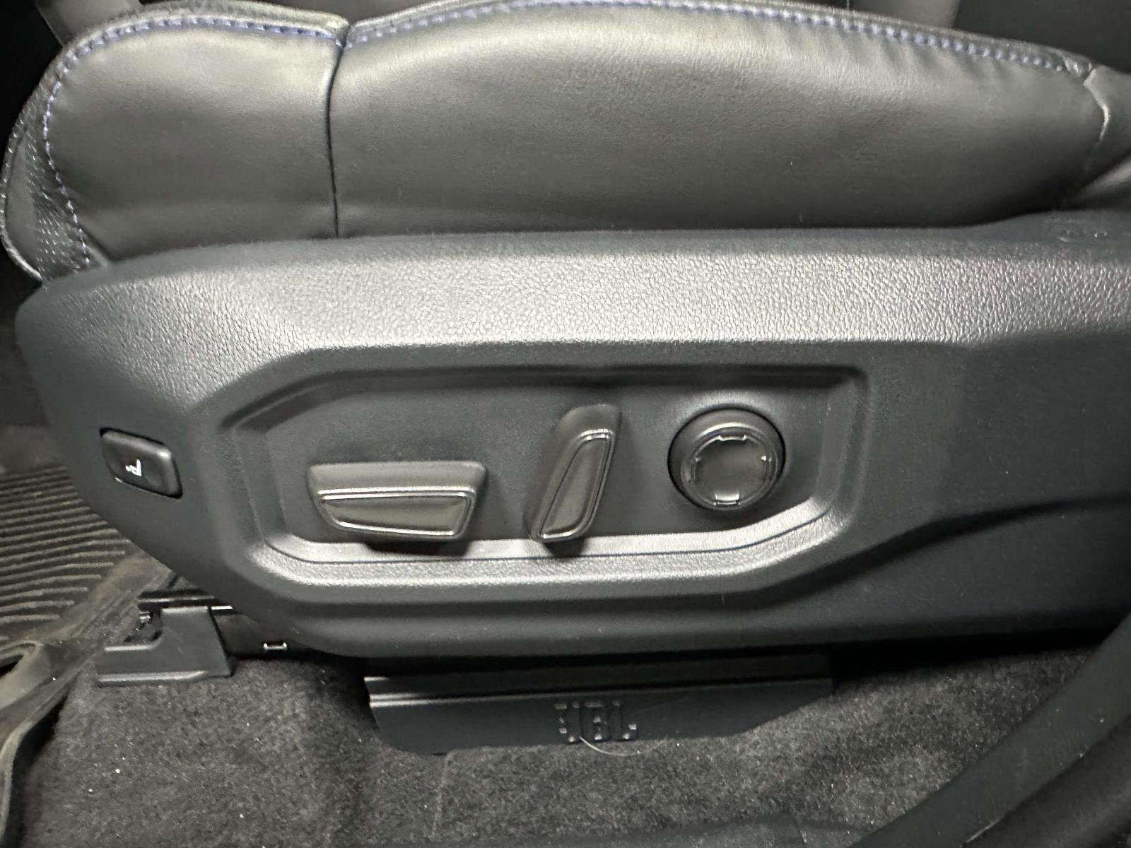 New 2025 Toyota Tundra Platinum AWD/4WD image 18