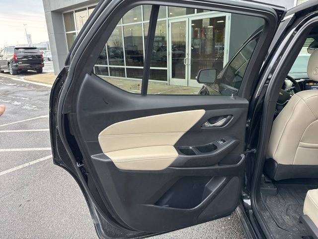 Used 2023 Chevrolet Traverse Premier image 28