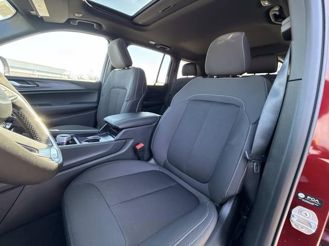New 2026 Jeep Grand Cherokee Laredo AWD/4WD image 6