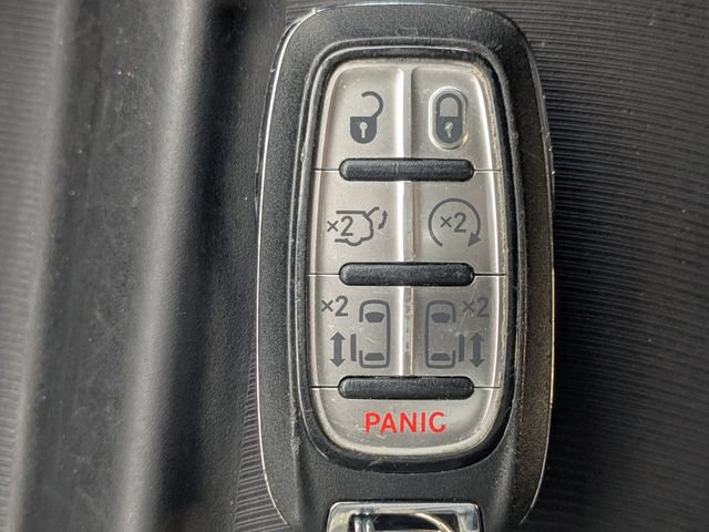 Used 2024 Chrysler Pacifica Touring FWD image 39