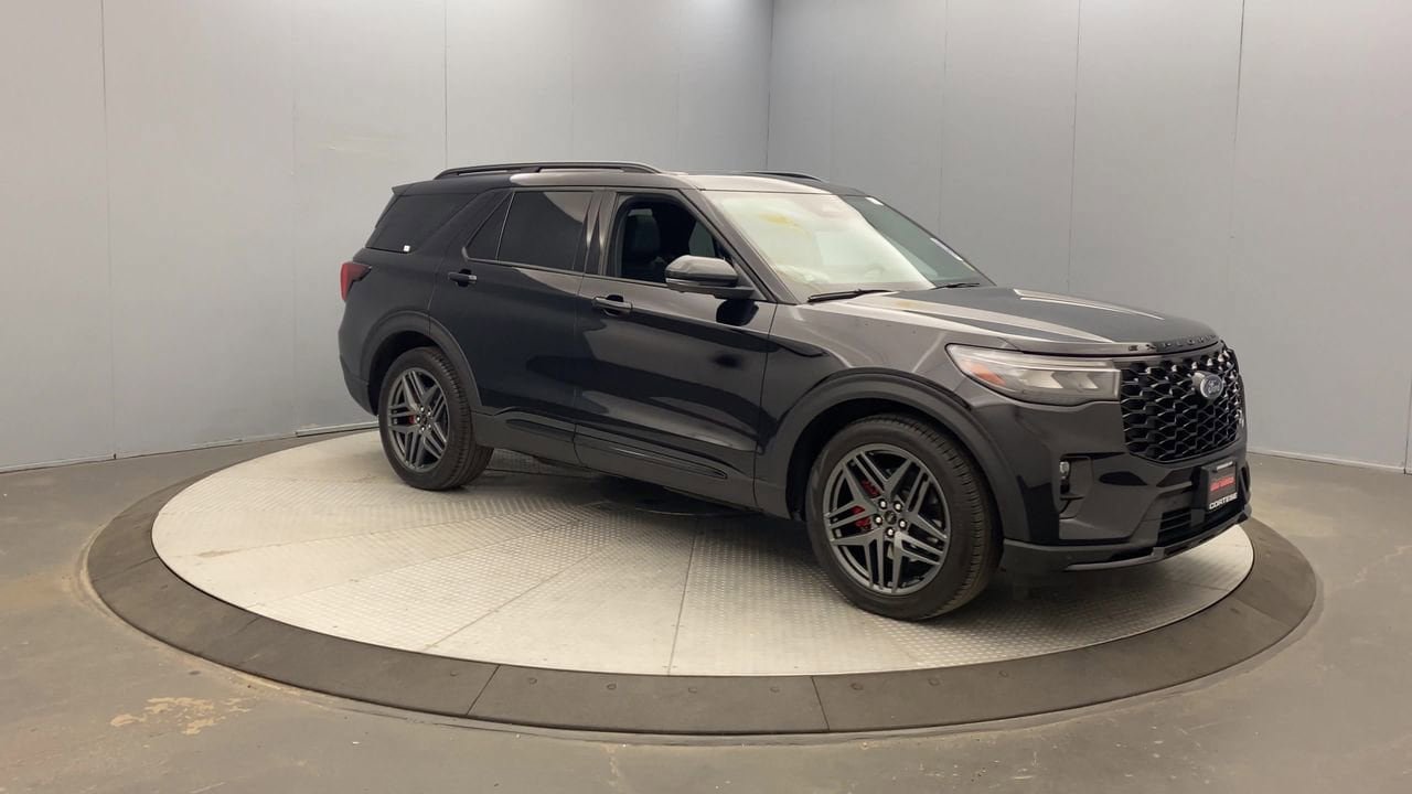 Used 2025 Ford Explorer ST w/ Sun And Sound Package AWD/4WD image 7