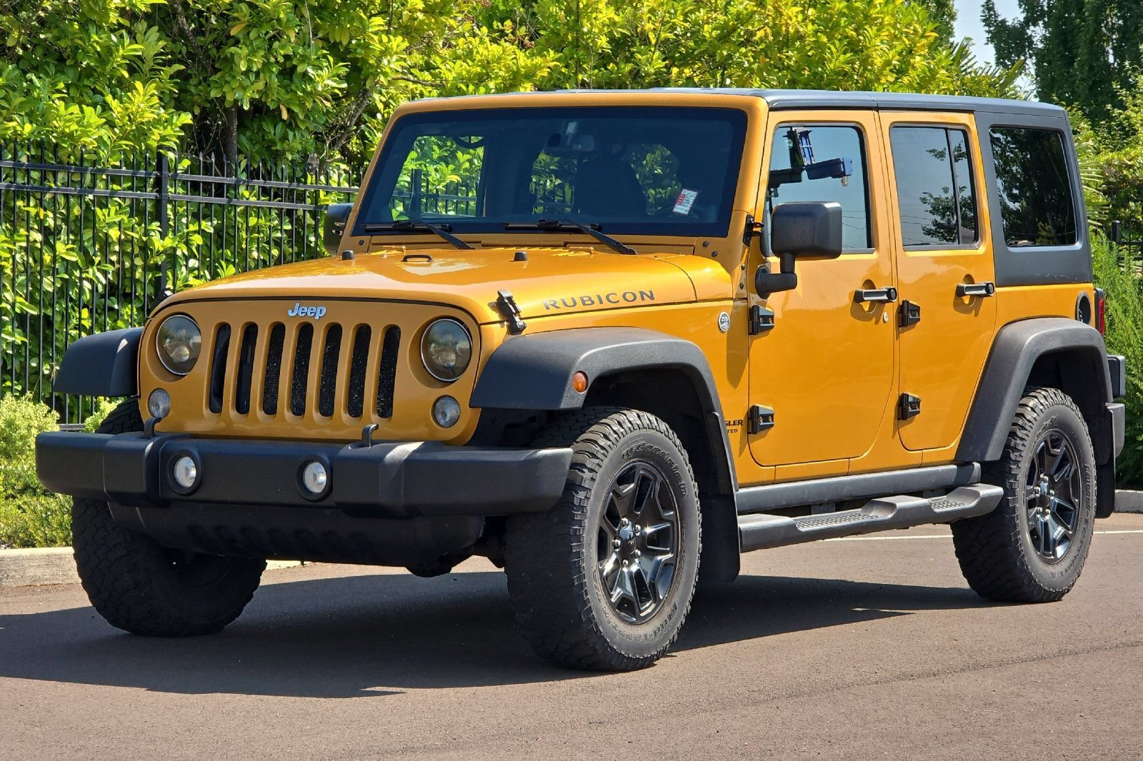 Used 2014 Jeep Wrangler Unlimited Rubicon w/ Dual Top Group AWD/4WD image 8