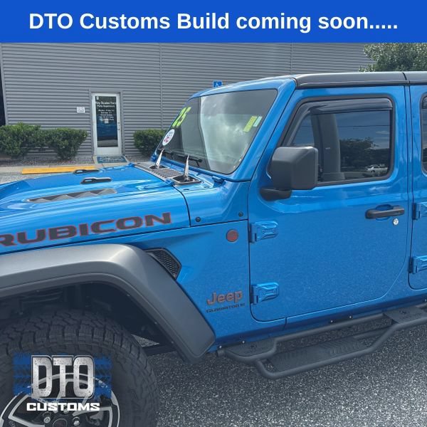 Used 2025 Jeep Gladiator Rubicon w/ Safety Group AWD/4WD image 5