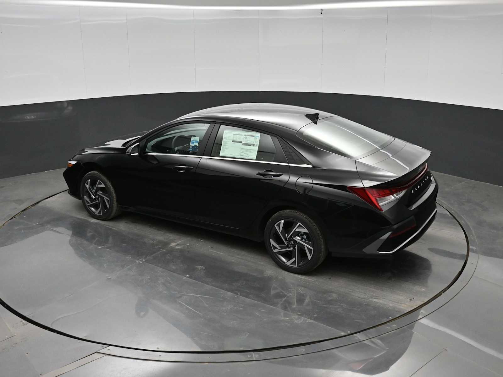 New 2026 Hyundai Elantra Limited FWD image 28