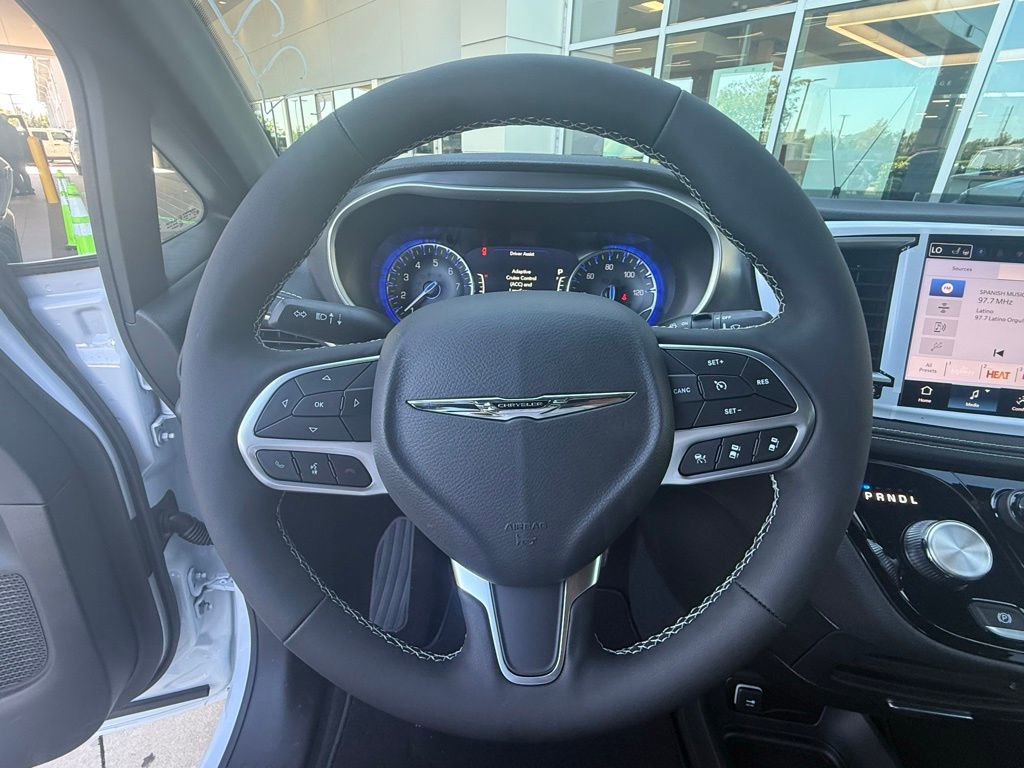New 2026 Chrysler Pacifica Select image 21