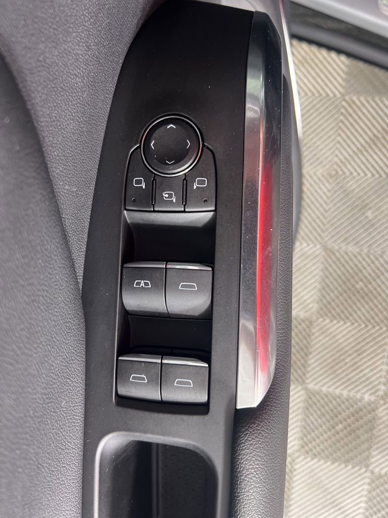 Used 2024 Chevrolet Traverse RS image 19