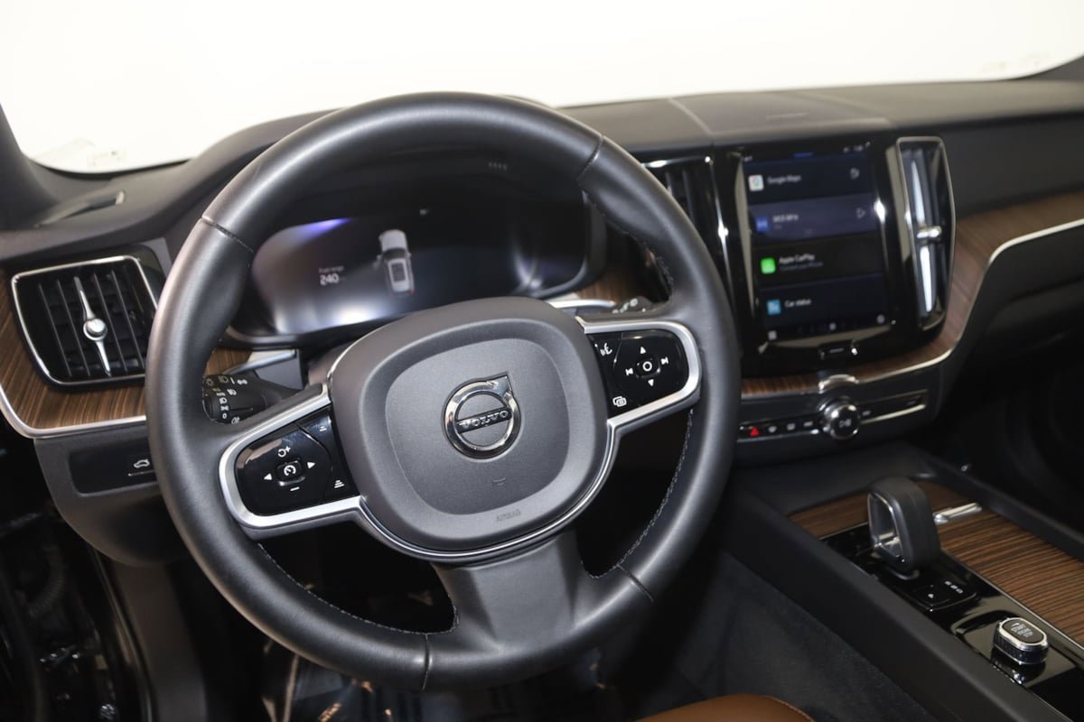 Used 2023 Volvo XC60 B5 Plus w/ Climate Package AWD/4WD image 17