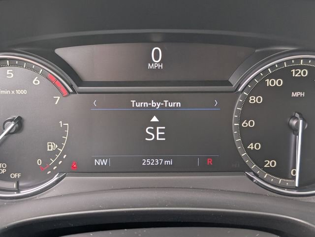 Used 2022 Cadillac XT4 Premium Luxury w/ Enhanced Visibility Package image 39