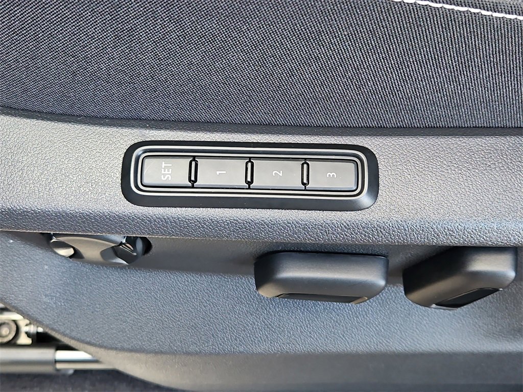 New 2026 Volkswagen Atlas Cross Sport SEL image 12