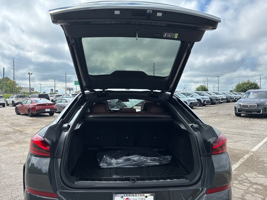 New 2027 BMW X6 M60i AWD/4WD image 21