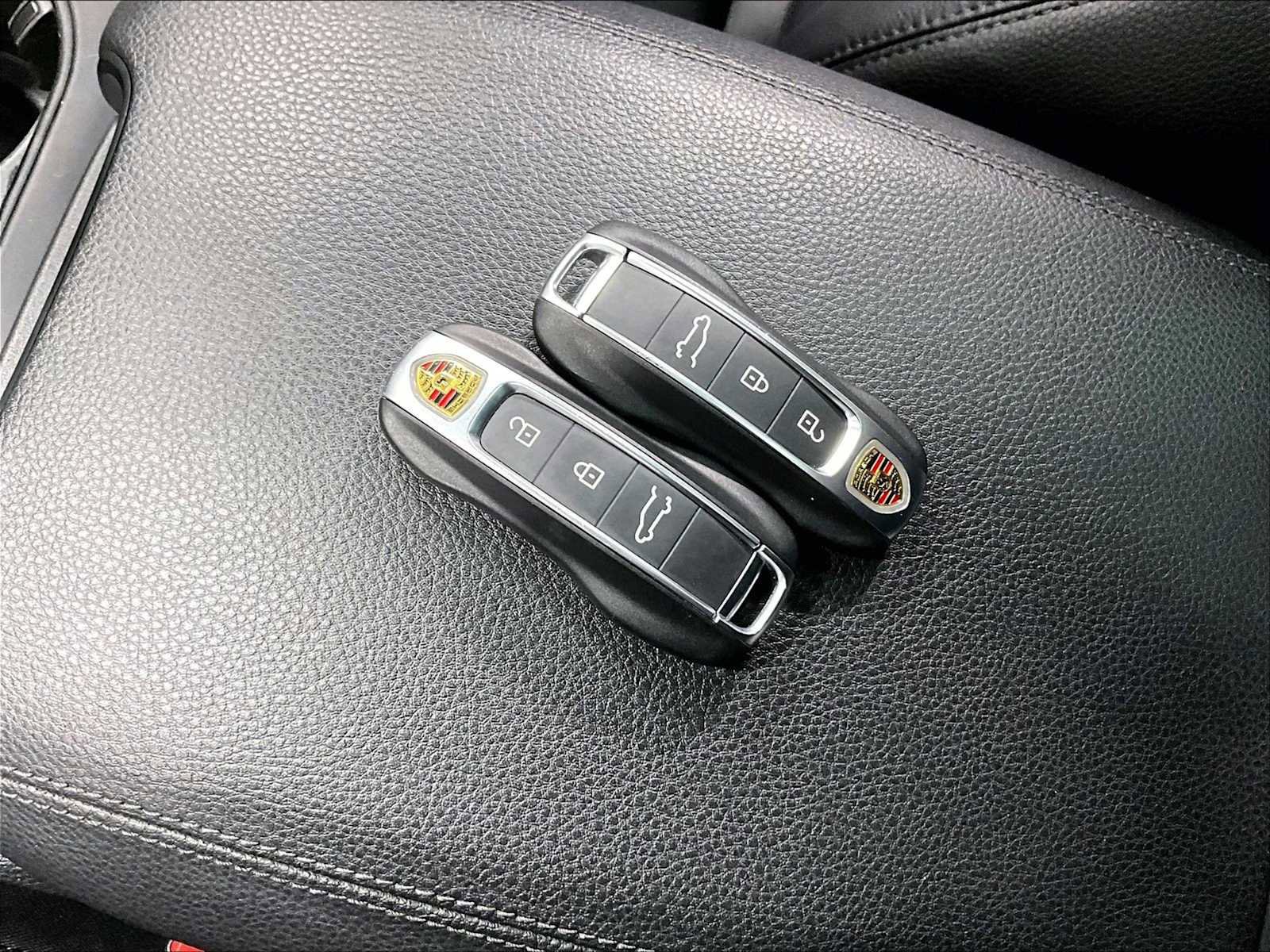 Used 2024 Porsche Cayenne image 39