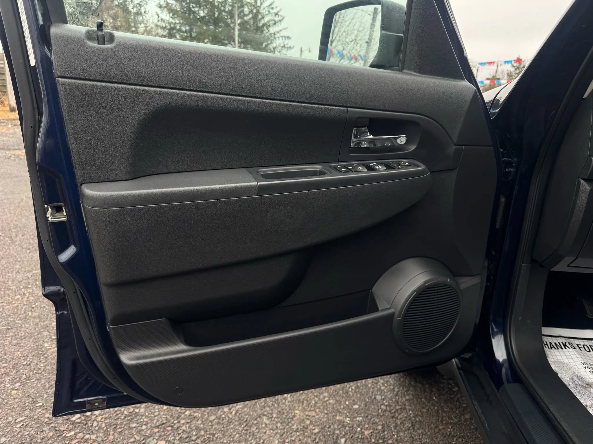 Used 2012 Jeep Liberty Sport image 8