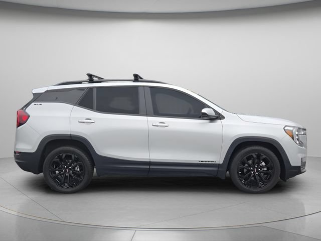Used 2022 GMC Terrain SLE w/ Driver Convenience Package FWD image 9