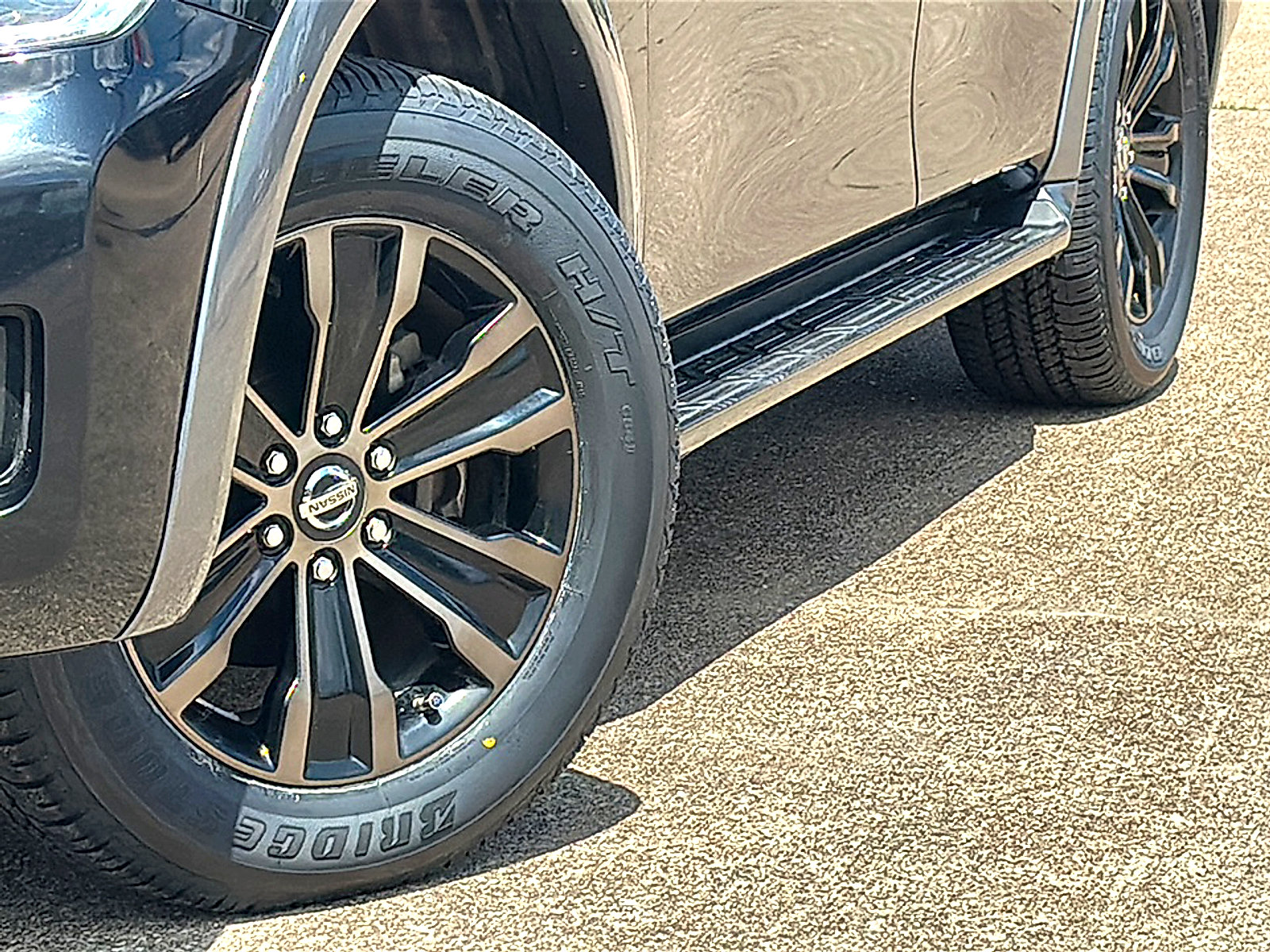 Used 2018 Nissan Armada Platinum RWD image 3