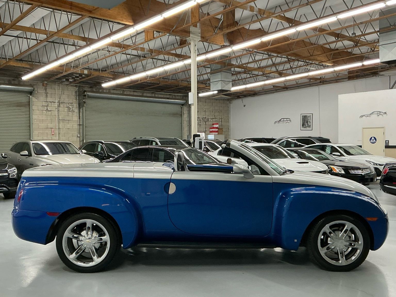 Used 2006 Chevrolet SSR w/ Preferred Equipment Group image 6