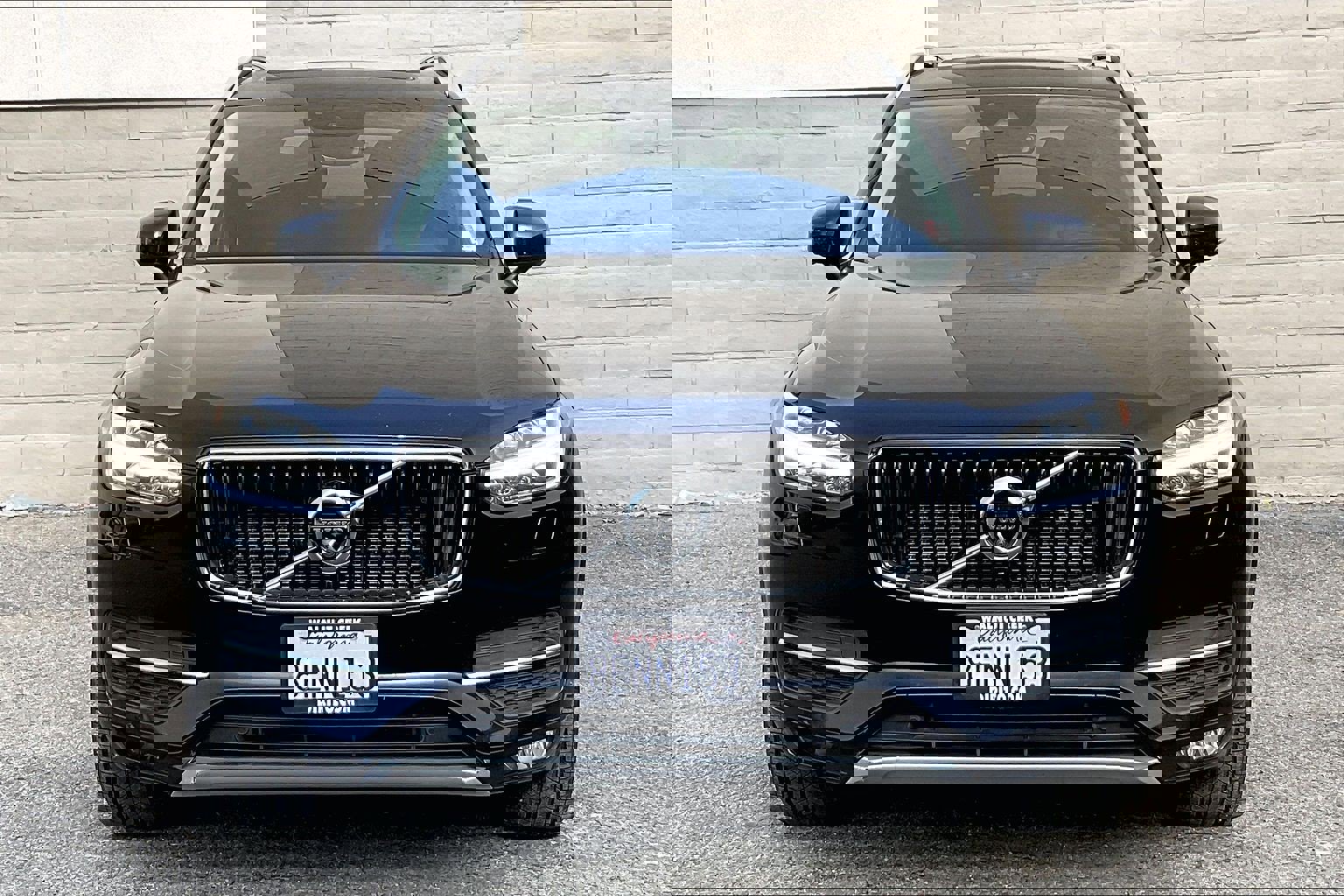 Used 2018 Volvo XC90 T6 Momentum w/ Convenience Package image 2