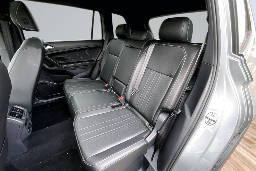 Used 2023 Volkswagen Tiguan SE R-Line AWD/4WD image 25