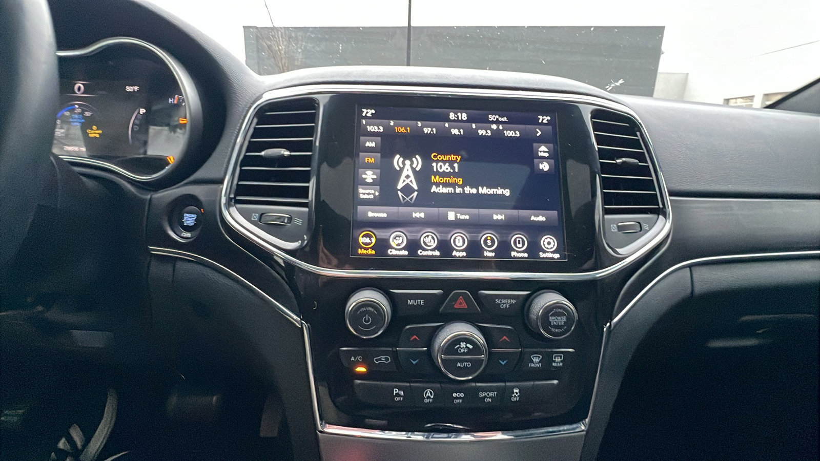 Used 2022 Jeep Grand Cherokee Limited image 33