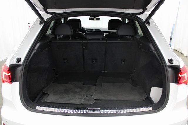 Used 2024 Audi Q3 2.0T Premium image 22