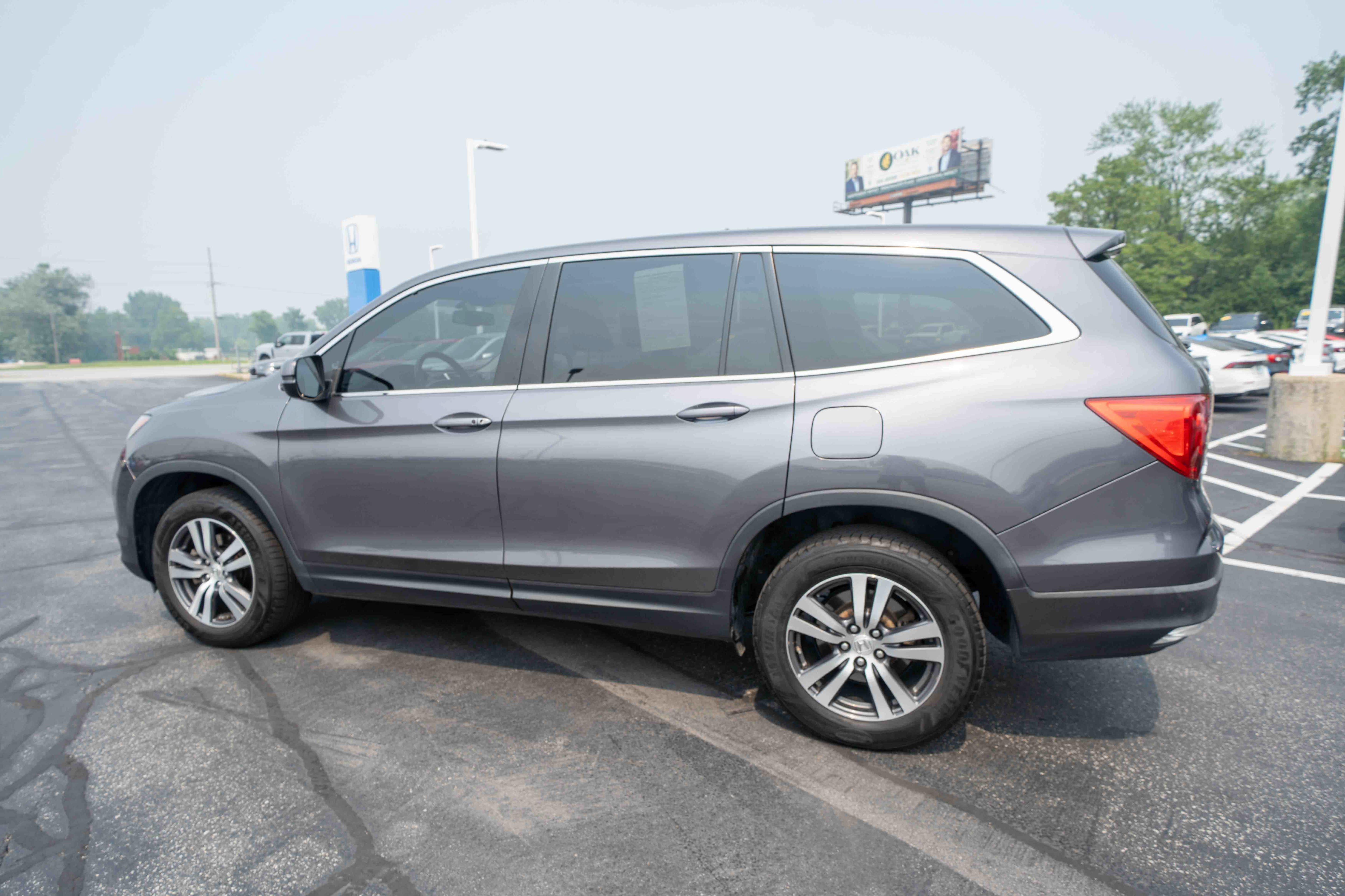 Used 2017 Honda Pilot EX-L image 4