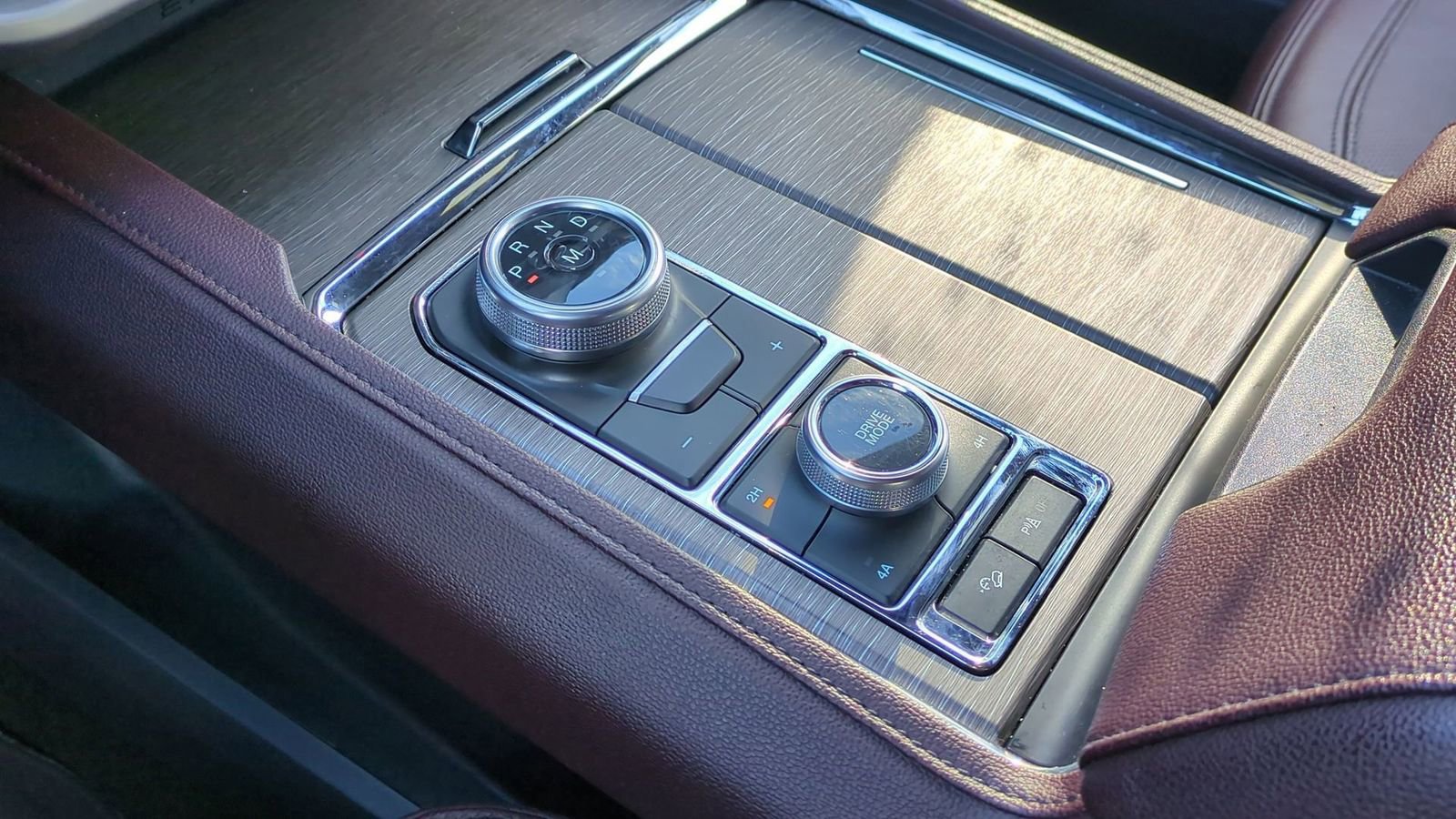 Used 2023 Ford Expedition Limited image 38