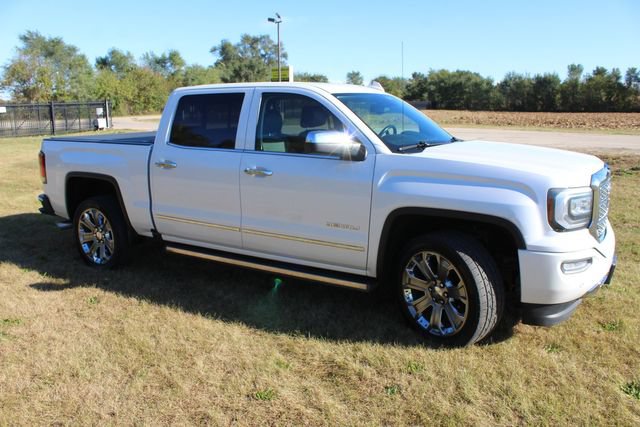 Used 2016 GMC Sierra 1500 Denali w/ Denali Ultimate Package AWD/4WD image 8