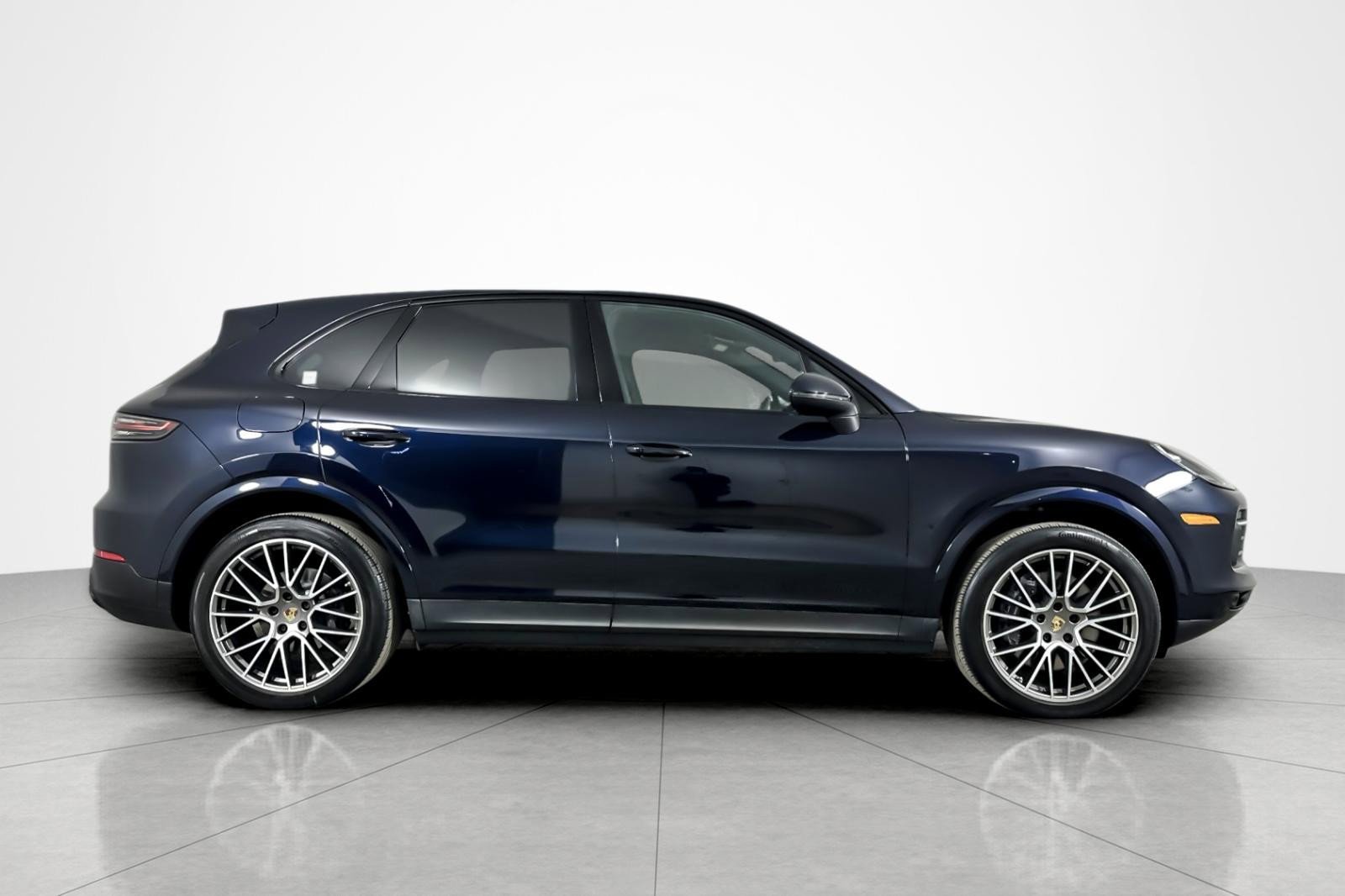 Used 2022 Porsche Cayenne Platinum Edition AWD/4WD image 6