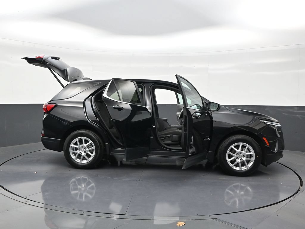 Used 2024 Chevrolet Equinox LT FWD image 30
