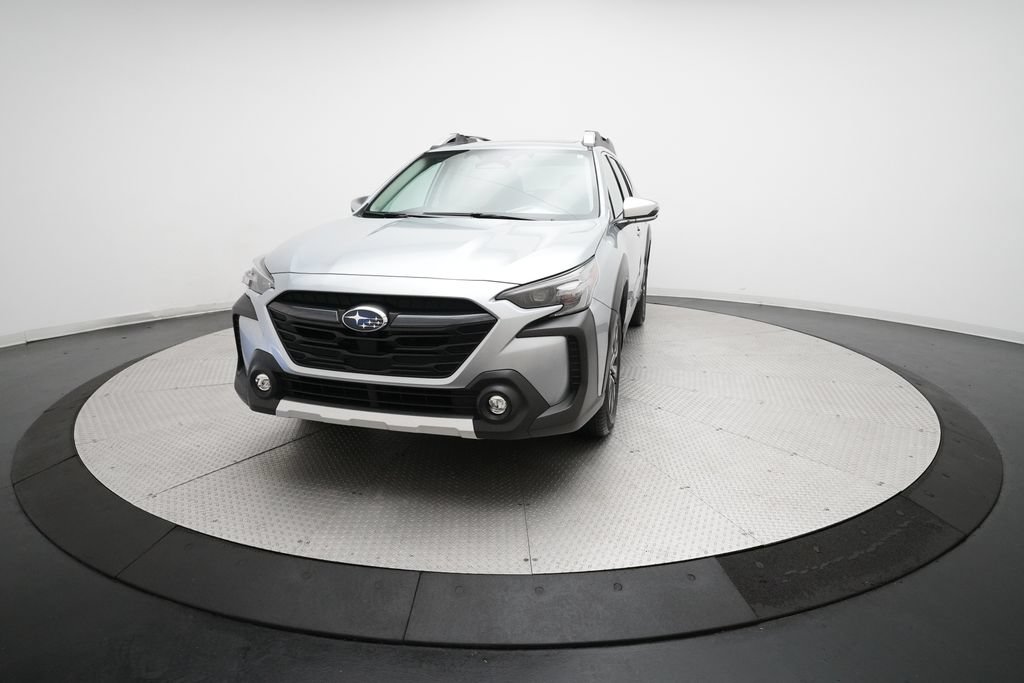 Certified 2025 Subaru Outback Touring AWD/4WD image 12