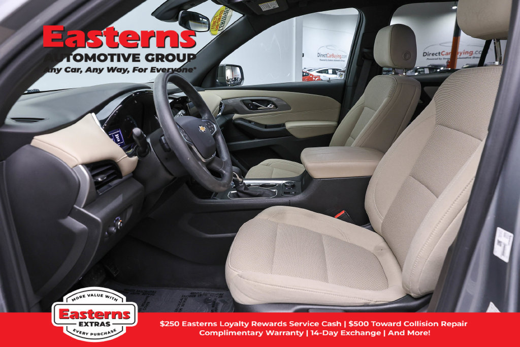 Used 2023 Chevrolet Traverse LS FWD image 14